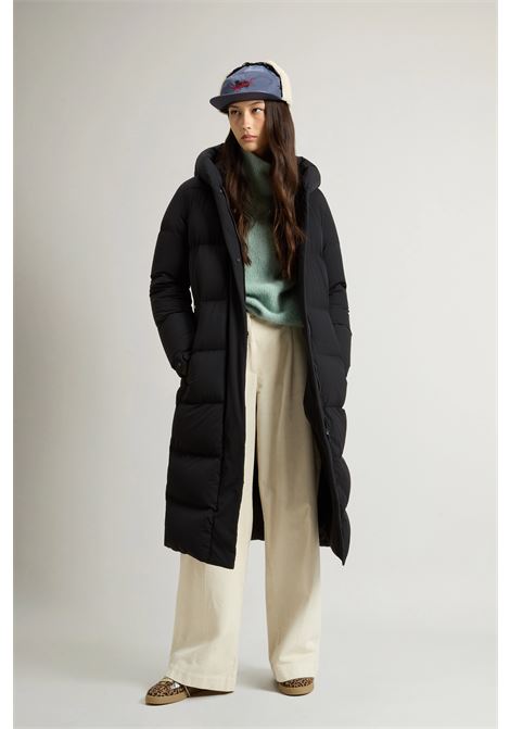 Piumino lungo Cloud in nylon elasticizzato con finitura opaca WOOLRICH | CAPPOTTI | CFWWOU2037FRUT3107100