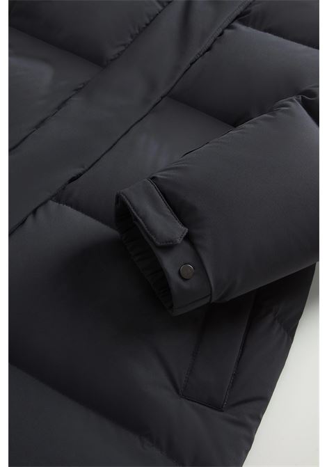 Piumino lungo Cloud in nylon elasticizzato con finitura opaca WOOLRICH | CAPPOTTI | CFWWOU2037FRUT3107100