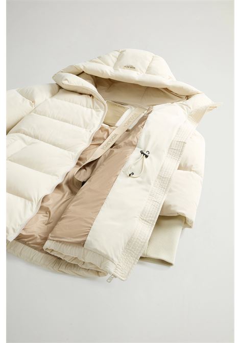 Piumino Cloud in nylon elasticizzato con finitura opaca WOOLRICH | CAPPOTTI | CFWWOU2090FRUT31078743