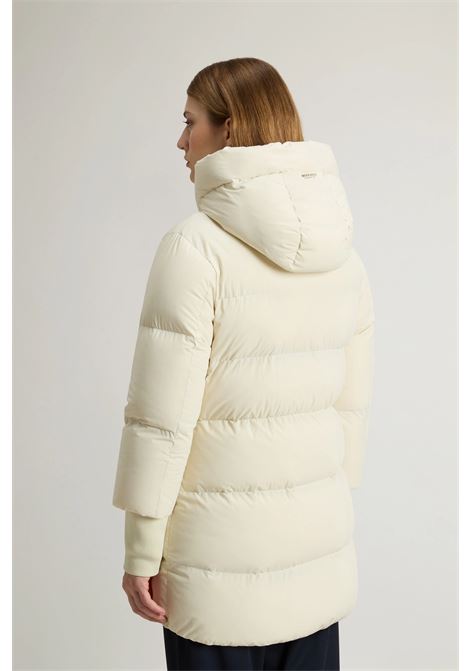 Piumino Cloud in nylon elasticizzato con finitura opaca WOOLRICH | CAPPOTTI | CFWWOU2090FRUT31078743