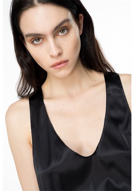 Top senza maniche in satin di seta stretch con scollo ampio di PINKO PINKO | Top & T-shirt | 103028-A1RIZ99