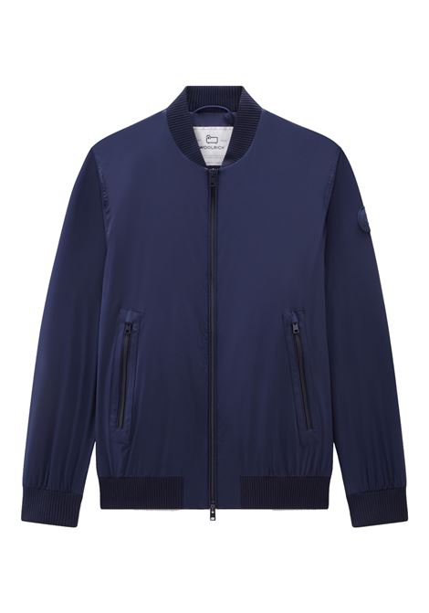 Bomber in nylon elasticizzato con finitura opaca WOOLRICH | Bomber | CFWOOU0893MRUT310731108
