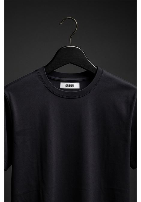 Essential and refined, the Grifoni T-shirt in navy cotton is the perfect basic item for any occasion. GRIFONI |  | 180001/54852
