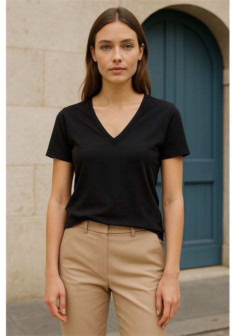 T-shirt Donna in Cotone Nero con Scollo a V Ricamato  Grifoni GRIFONI | T-shirt | 280053R/54003
