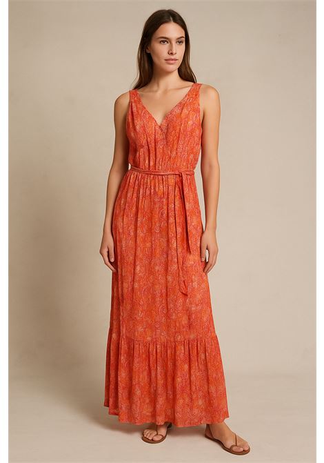 Nekane long dress made of lightweight fabric with orange and pink paisley print, V-neck, elasticized waist, matching belt and beaded embroidered details. Nekane |  | KRAISEORANGE