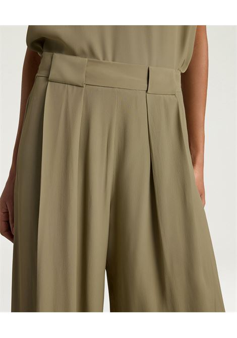 Pantaloni Aspen in crèpe acetato seta a palazzo verde salvia MOMONI | Pantaloni | 261MMOPA0190730
